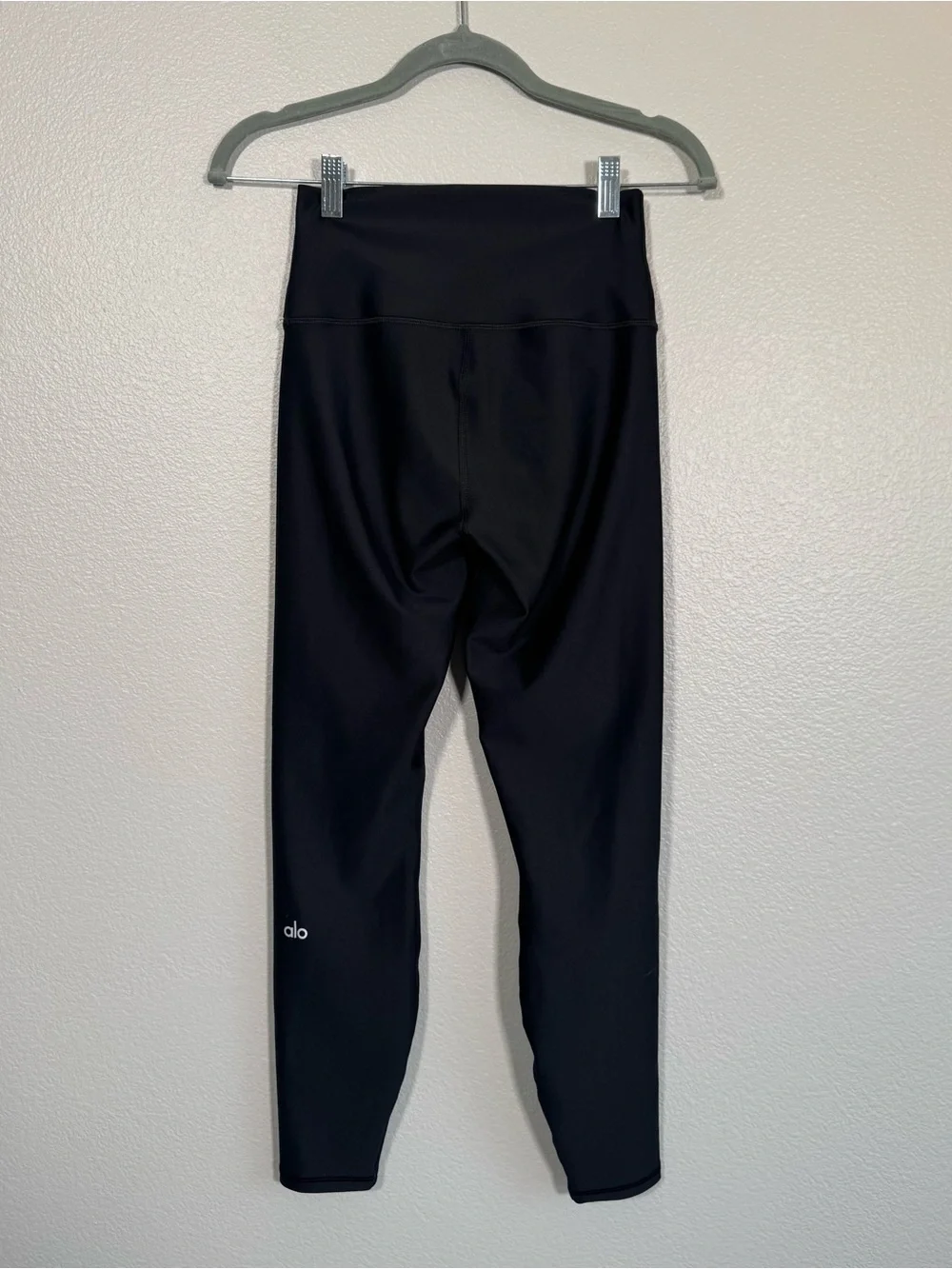 ALO Yoga 7/8 High-Waist Airlift Legging in Black - S